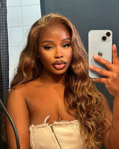 Golden Brown Wig, Dark Blonde Braids Black Women, Coloured Wigs On Dark Skin, Caramel Highlights Black Women, Blonde Hair Black Women Dark Skin, Honey Brown Black Women, Golden Brown Hair On Black Women, Honey Blonde Black Women, Golden Blonde Hair Black Women