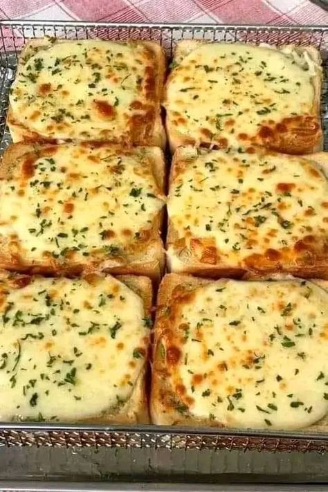 Warm Soup Recipes | Combining the delectable flavors of garlic, Parmesan, mozzarella, and provolone on buttered bread, we’ve discovered the ultimate combination for our... | Facebook Garlic Cheese Toast, Bread Dips Recipes, Texas Toast Bread, Potato Pizza Recipe, Buttered Bread, Zucchini Soup Recipes, Breakfast Cake Recipes, Warm Soup Recipes, Minced Meat Recipe