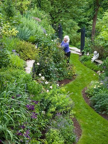 Steep Backyard, Steep Gardens, Mountain Garden, Landscaping A Slope, Yard Area, Side Yard Landscaping, Hillside Garden, Sloped Backyard, Hillside Landscaping