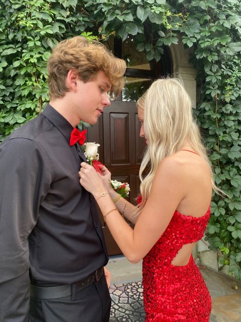 Red Hoco Date Ideas, Hoco Red Dress Couple, Red Hoco Aesthetic, Red Hoco Dress With Date, Homecoming Couples Outfits Red, Red Hoco Couple Outfits, Black And Red Hoco Couple, Red Homecoming Couple, Red Hoco Couple