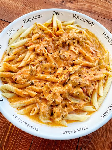 Tortellini Vodka Sauce Recipes, Vodka Sauce Pasta With Chicken, Easy Vodka Sauce, Rv Meals, The Tipsy Housewife, Tipsy Housewife, Vodka Sauce Recipe, Vodka Sauce Pasta, Saturday Lunch