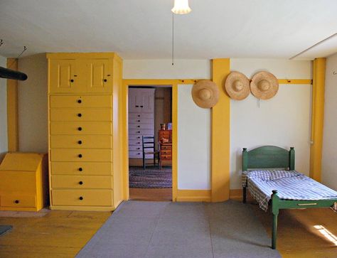 TAT By Charlie Porter on Instagram: “So This is @canterburyshakers, and I have to say I’m quite in love. There were a few photos of this particular Shaker Village that made me…” Village Interior, Shaker Interior, Dreamy Interiors, Shaker Village, Shaker Design, Ceiling Trim, Brick And Wood, Keeping Room, Future Perfect