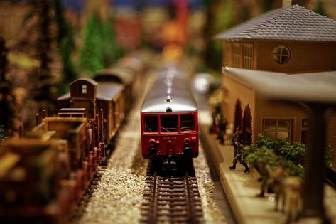 Christmas Trains, Advanced Warfare, Vacation Deals, Christmas Train, Video Gamer, Gift Of Time, Fun Hobbies, London Underground, Train Rides