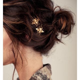 Trendy We Fryzurach, Vintage Updo, Small Hair Clips, Messy Updo, Peinados Recogidos, Crown Braid, Gold Bee, Elegant Updo, Trending Hairstyles