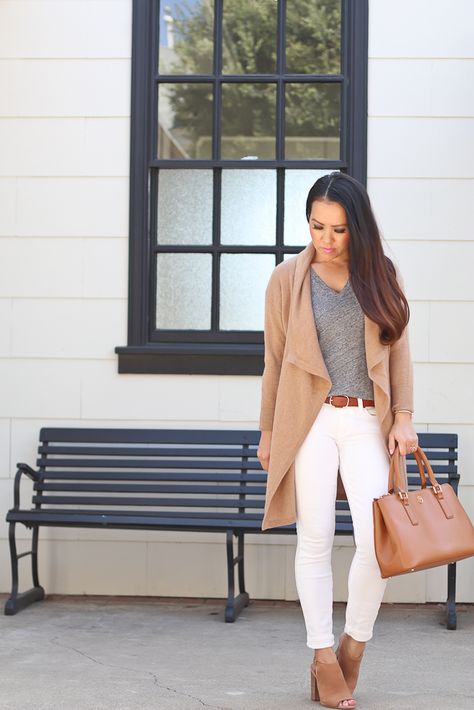 Fall outfit, neutral outfit, petite fashion, Halogen Cashmere Drape Cardigan Madewell Whisper Tee White Jeans - click the photo for outfit details! White Pants Outfit Fall, Witte Jeans Outfit, White Pants Outfit Winter, White Jeans Fall, White Pants Winter, White Cropped Jeans, Minimal Stil, White Pants Outfit, Jeans Heels