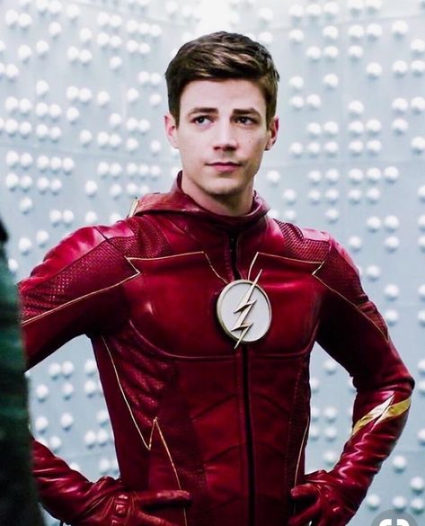 Is it just me or is it hot in here-me We all now u like him so stop trying to hide it..-mom What!! No I don't-I blush nervously  *face palm*-mom Flash Show, Flash Superhero, Flash Characters, Flash Costume, Flash Barry Allen, The Flash Grant Gustin, Flash Tv Series, Flash Arrow, Superman Lois