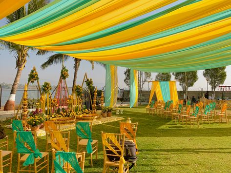 Haldi Function Decoration, Haldi Decoration Ideas, Haldi Ceremony Decorations, Haldi Decoration, Mehendi Decor Ideas, Simple Stage Decorations, Haldi Decor, Wedding Ceiling, Wedding Car Decorations