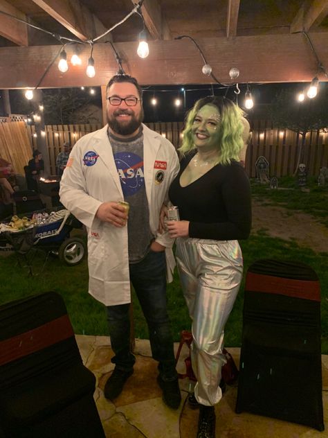 Nasa Couple Costume, Alien And Nasa Costume, Rocket Scientist Costume, Man Alien Costume, Mom Alien Costume, Alien Couples Costume, Plus Size Alien Costume, Halloween Costumes Nasa, Family Alien Halloween Costumes