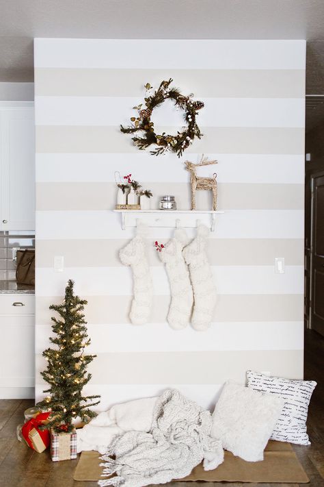 littlemissfearless_wallsneedlove_christmaswall-1 New Townhouse, Apartment Deco, Christmas Accents, Dream Living, Dec 12, Christmas Decorating, Wall Treatments, Need Love, Little Miss