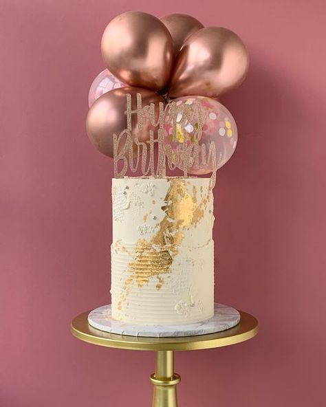 Gold Leaf Cakes, Metallic Cake, Rose Gold Cake, Tall Cakes, Girly Cakes, Modern Cakes, Gold Cake, Cake Trends, Cake Lover