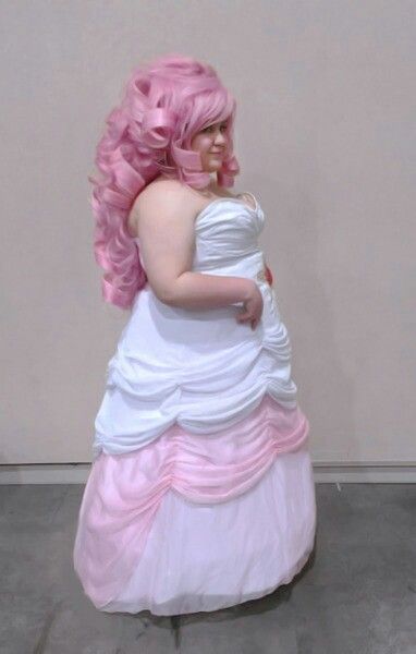 CANNON ROSE QUARTZ!!! Rose Quartz Cosplay, Rose Quartz Dress, Rose Quartz Steven Universe, Steven Universe Cosplay, Rose Costume, Feel Like A Princess, Plus Size Costume, Cosplay Inspo, Women Cosplay