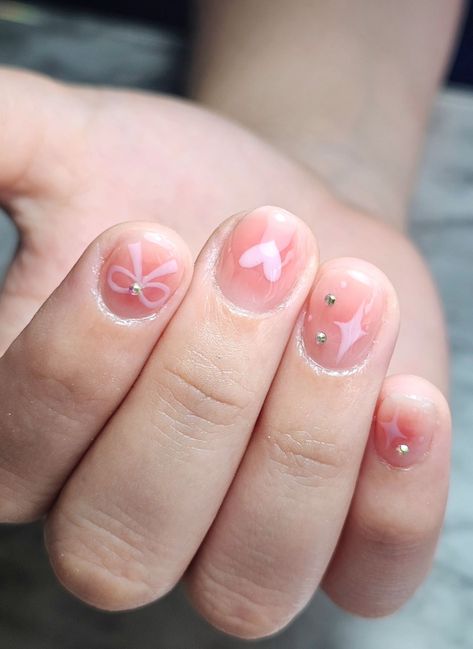 Natural Nail Short Designs, Short Gel Nail Designs Natural, Very Short Nails Ideas, Nails Astethic, Short Korean Nails, Short Natural Nails, Natural Nails Manicure, Natural Nail Designs, Cute Short Nails