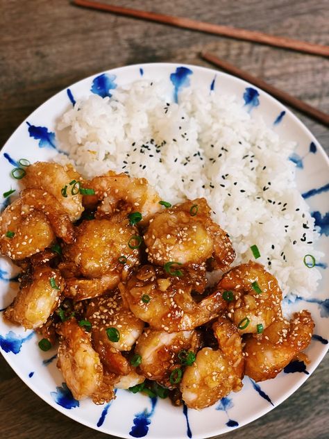 Crispy Honey Garlic Shrimp, Asian Garlic Shrimp, Asian Dishes With Shrimp, Shrimp Chinese Recipes, Shrimp Honey Garlic, Antigua Food, Healthy Reciepes, Sesame Shrimp, Honey Shrimp