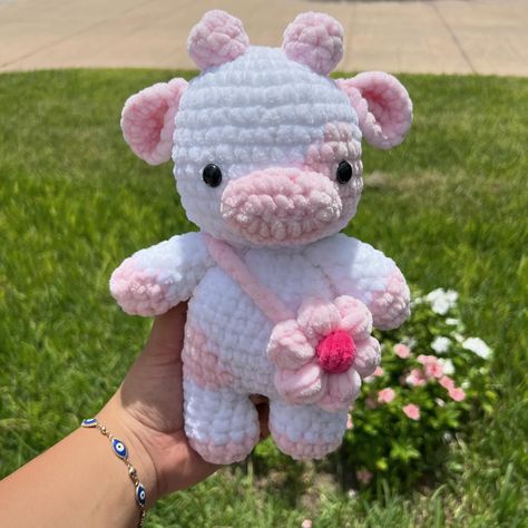 Pink Crochet Cow, Cow Crochet, Learn Crochet, Crochet Pink, Crochet Cow, Kawaii Crochet, Crochet Inspo, Pink Cow, Fun Crochet Projects