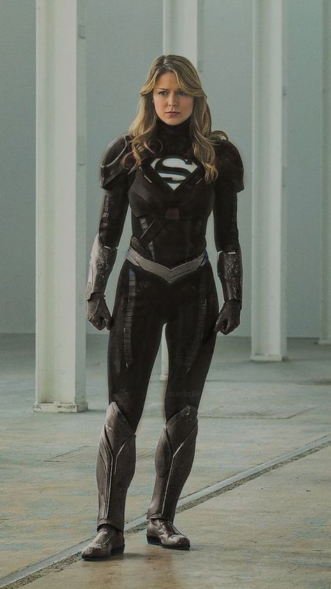 Movie Bloopers, Supergirl Superman, Supergirl Cosplay, Supergirl Tv, Melissa Supergirl, Dc Comics Girls, Superhero Cosplay, Superman Man Of Steel, Female Armor