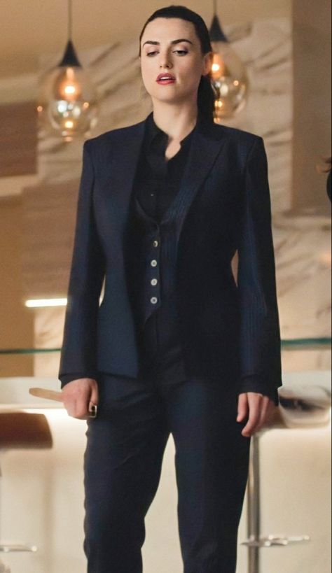 Lena Luthor Suit, Opera Outfit, Woman In Suit, Chyler Leigh, Lena Luthor, Katie Mcgrath, Woman Suit Fashion, Black Canary, Future Fashion