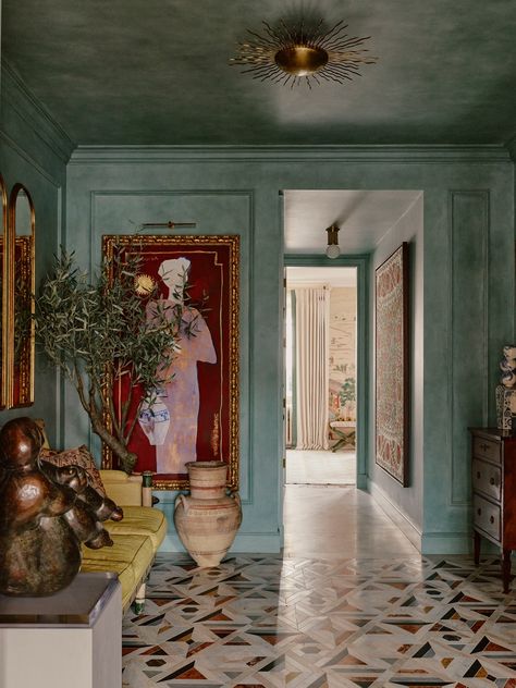 Sophie Ashby, Studio Ashby, De Gournay Wallpaper, Interior Design Per La Casa, Bedroom Floor Plans, Green Walls, Entry Hall, Design Del Prodotto, Decoration Inspiration