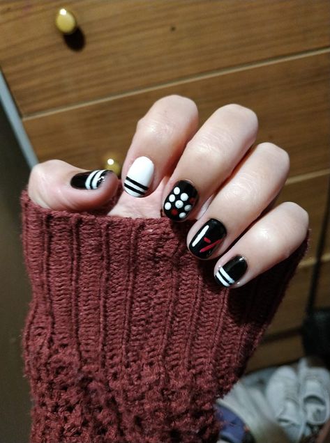 Twenty One Pilots Nail Art, 21 Pilots Nails, Twenty One Pilots Nails Clancy, Twenty One Pilots Makeup, Twenty One Pilots Nails, Mcr Nails, Twenty One Pilots Tour, Twenty One Pilots Concert, How To Wear Makeup