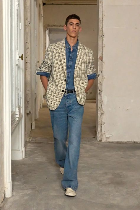 AMI Alexandre Mattiussi Spring/Summer 2025 - Paris Fashion Week Men’s Paris Fashion Week Men, Parisian Summer, Ami Alexandre Mattiussi, Alexandre Mattiussi, Summer 2025, Spring 2025, Archive Fashion, Male Fashion Trends, Mens Fashion Week