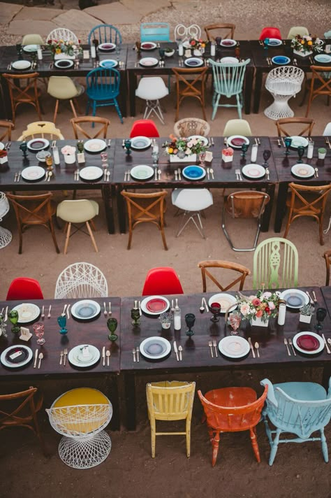 Wes Anderson Wedding, Outdoor Dinner Party, Wedding Hacks, Tafel Decor, Eclectic Wedding, Outdoor Dinner, Tables And Chairs, Retro Wedding, Wes Anderson