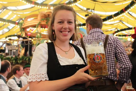 The Single Girl's Guide to Oktoberfest Germany Packing List, Craft Beer Party, Business Trip Packing, Female Packing List, Her Packing List, Germany Travel Guide, Beer Cake, Beer Girl, Oktoberfest Beer