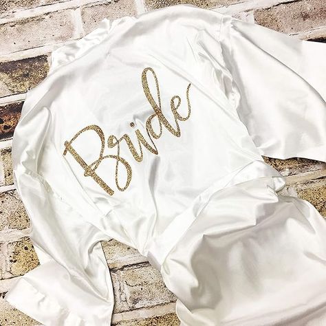 Choose different colours Cricut Wedding Ideas, Bachelorette Robes, Bridal Gift Ideas, Wedding Day Robes, Summer Pajamas Women, Robes Satin, Tiffany Wedding Rings, Father Of Bride, Bridesmaid Kimono