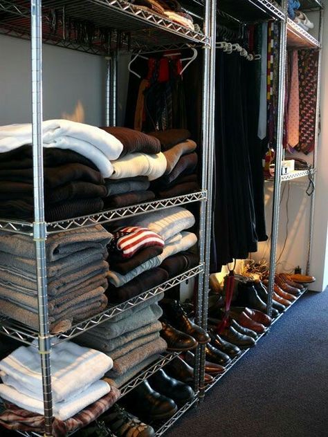 Open Shelves Bedroom Clothes, Chrome Shelving Ideas, Metro Shelving Ideas, Storage Unit Closet, Metal Racks Storage Ideas Bedroom, Wire Closet Organization Ideas, Clothing Shelves, Mens Closet Organization, Chrome Shelving