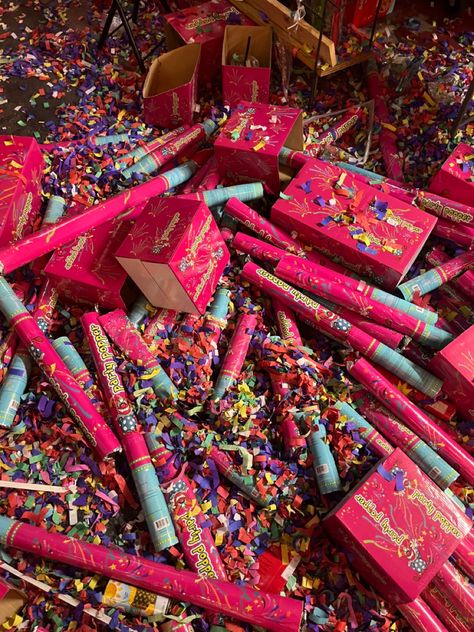 Confetti Poppers, Party Poppers, 20th Birthday, Warhammer 40k Miniatures, New Years Party, Sweet 16, Confetti, Happy New Year, Halloween Decorations