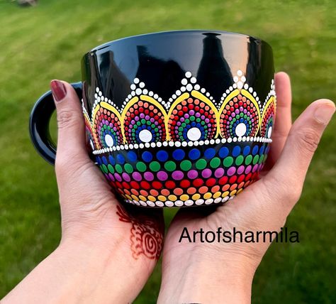 Mandala Art Pot Painting, Dot Mandala Art On Pot, Mandela Rock Painting, Picture Gifts Diy, Mandala Mug, Hand Painted Mug, Painted Mug, Aboriginal Dot Art, Painted Coffee Mugs