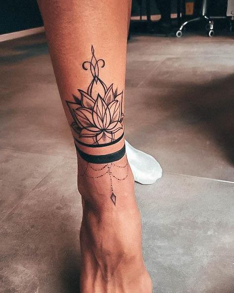 Top Wrist Tattoos For Women, Tattoo Ideas Female Wrist Bracelet, Tattoo On Foot For Women, Wrap Around Tattoos For Women, Wrap Around Wrist Tattoo Bracelets, Ladies Wrist Bracelet Tattoo, Band Tattoo For Women, Mandala Wrist Cuff Tattoo, Braclet Tattoo Wrist Mandala