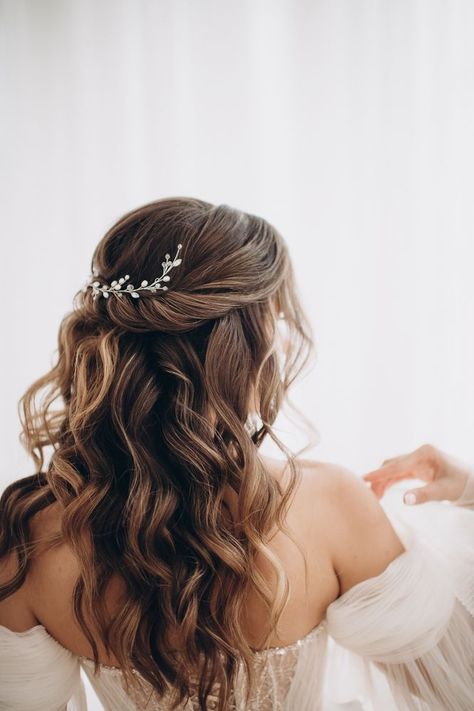 Bridal Hairstyles With Hairpiece, Flowy Wedding Hairstyles, Vow Renewal Hair, Wedding Hair Without Veil, Wedding Hair Styles For Thinner Hair, Bridal Hair For Thinner Hair, Beach Bridal Hairstyles, Bridal Hair For Off The Shoulder Dress, Wedding Hairstyles Thinner Hair