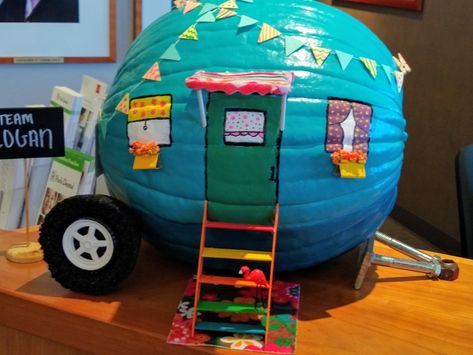 Camper Pumpkin! Camping Pumpkin Decorating, Pumpkin Camper Painted, Camper Pumpkin Painting Ideas, Pumpkin Trailer, Camper Pumpkin, Spa Pumpkin, Camper Decorations, Boo Ideas, Pumkin Ideas