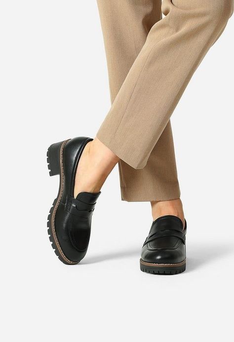 Casual Dress Chunky Penny Loafer Work Shoes Women The Office, Shoes For Work Women, Stylish Boots For Women, Loafers Chunky, Shoes For Work, Work Women, Fashion Shoes Flats, Comfort Shoes Women, Platform Loafers