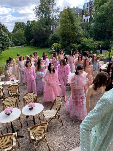 Colourful Wedding Aesthetic, Pastel Runway, Pastel Coloured Dresses, Pastel Aesthetic Fashion, Vogue Wedding, Pastel Dress, Garden Party Wedding, Pastel Colours, Silk Organza