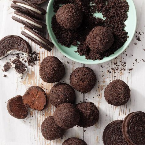 Fridge Desserts, Chocolate Rum Balls, Alcohol Desserts, Oreo Ideas, German Pastries, Snowballs Recipe, Bake Christmas, Oreo Dessert Recipes, Christmas Yummies