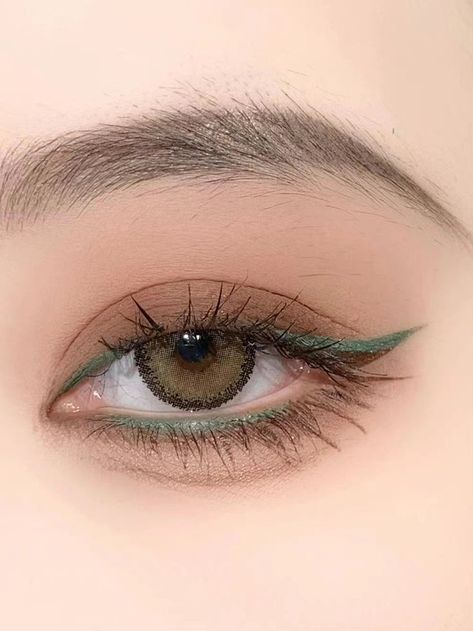 Simple Green Eye Look, Wedding Makeup Tutorial, Face Charts, Make Up Tutorials, Doll Eye Makeup, Eye Makeup Techniques, Simple Eye, Makeup Artist Tips, Eye Makeup Pictures