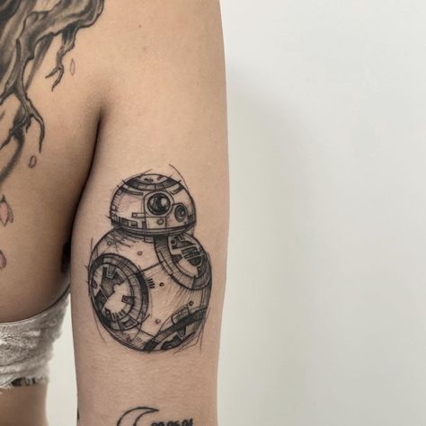 Star Wars tattoo inspo by Toronto-based tattoo artist @zeke.tattoo. Click the link for more tattoos inspired by the Star Wars saga ✨ #starwars #starwarstattoo #starwarstattoos #tattooinspiration #tattooinspo #tattoos #tattoo #bb8 #bb8tattoo #sketchtattoo #fandom #fandomtattoo #blackandgreytattoo Star Wars Tattoo Sleeve, Lightsaber Tattoo, Darth Vader Tattoo, Fandom Tattoos, Sketchy Tattoo, Forearm Tattoo Women, Stars Wars, Star Wars Tattoo, Tattoo Life