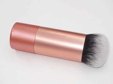 Real Techniques Bubble Blending Makeup Brush Review - Musings of a Muse Blend Makeup Brush, Real Techniques Beauty Blender, Real Techniques Brush 200, Real Techniques Brushes Set, Rose Gold Handle, Makeup Brush Set Real Techniques, Kabuki Brush, Flawless Foundation, Real Techniques