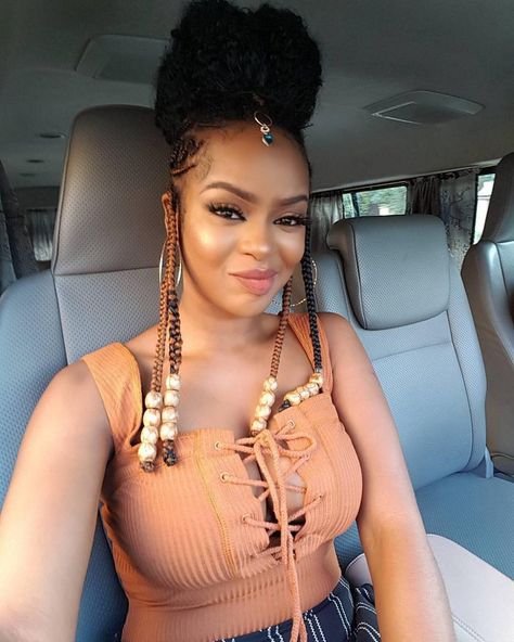 PICS: Yemi Alade & Hundreds Of Women From Africa To America Join The Fulani Braids Revolution; See Inside – FashionGHANA.com: 100% African Fashion Afrocentric Hairstyles, African Hair Braiding Styles, Pelo Afro, Fulani Braids, Cool Braid Hairstyles, Cool Braids, Natural Hair Updo, African Braids Hairstyles, Braided Hairstyles For Black Women