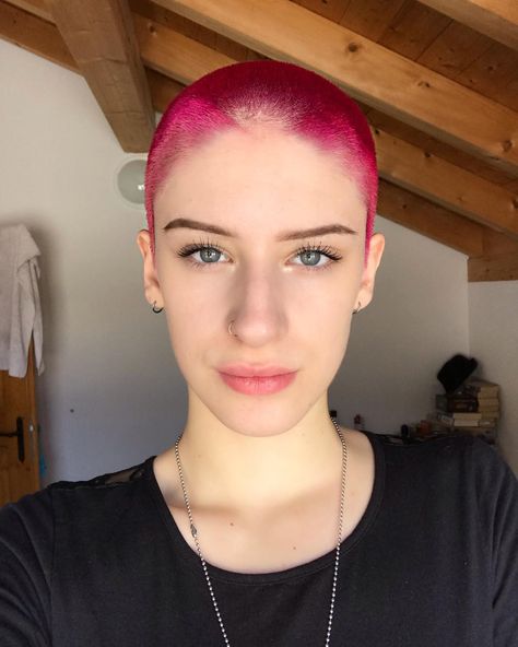 @linexrose on Instagram: “pinky 2.0 #buzzcutgirl#girlswithshorthair#buzzcut#girlswithshavedheads#pink#pinkhair#pinkhairs#berlin#pinky#schweiz#eyes” Pink Buzzcut Woman, Pink Buzzcut, Buzzcut Woman, Buzzcut Girl, Super Short Hair, Shaved Head, Perfect Brows, Short Styles, Buzz Cut