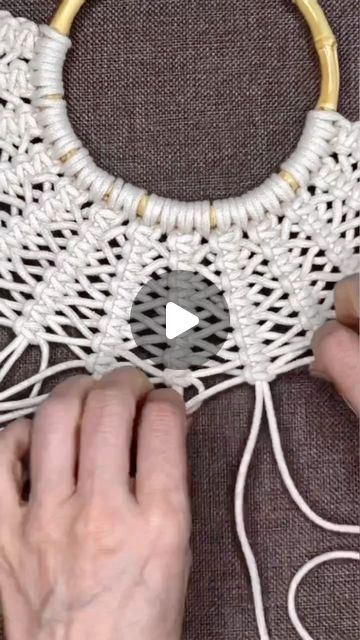 Celtic Knots Diy, Macrame Tutorial Beginner, Friendship Bracelet Tutorial, Weaving Crochet, 2023 Video, Macrame Weaving, Crochet Bracelet Pattern, Macrame Mirror, Bracelet Crochet