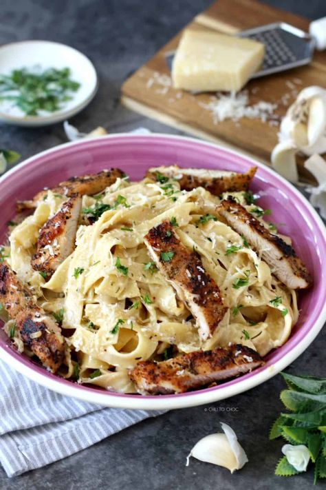 Fettuccine Alfredo With Grilled Chicken Grilled Chicken Alfredo Pasta, Grilled Chicken Alfredo, Olive Garden Alfredo Sauce Recipe, Vegetarian Alfredo, Grilled Chicken Pasta, Chicken Fettuccine Alfredo, Chicken Fettuccine, Fettuccine Alfredo Recipes, Chicken Alfredo Recipes