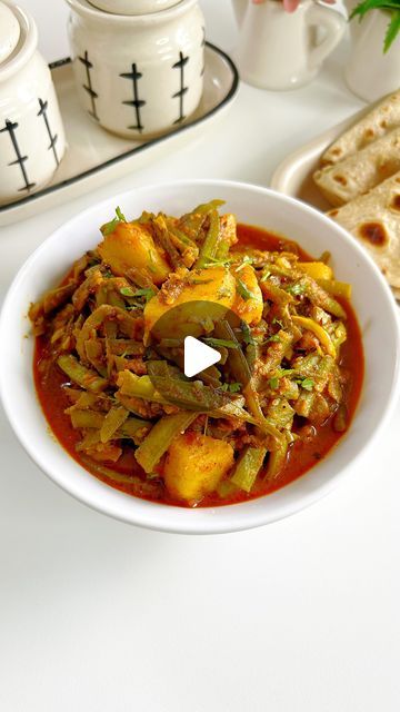 Bhindi Masala Recipe, Punjabi Recipes, Bhindi Recipe, Onion Petals, Bhindi Masala, Hebbar's Kitchen, Punjabi Food, Red Chilli Powder, Recipe Step By Step