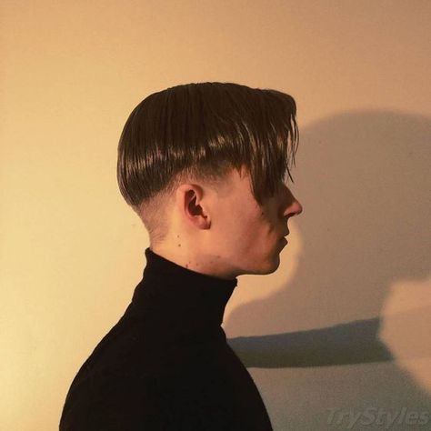 Bowl Cut Men, Bowl Cut Hair, Undercut Hair, Undercut Men, Hair Male, Middle Part Hairstyles, Haircut Inspiration, Corte De Cabelo Masculino, Bowl Cut