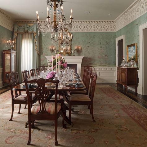 English Estate - William T. Baker | Award-Winning Classical Residential Designer Thanksgiving Dining Room Decor, Formal Dining Room Decor, Thanksgiving Dining Room, English Dining Room, Grand Dining Room, Do It Yourself Decoration, Formal Dining Rooms, Dining Room Curtains, Dining Room Decor Ideas