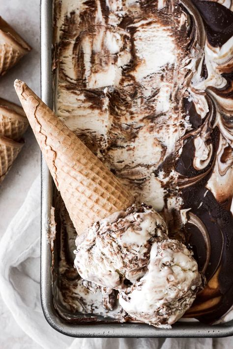 Chocolate Swirl Ice Cream, Fudge Ice Cream, Dark Chocolate Ganache, Vanilla Fudge, Vanilla Recipes, Cheesecake Ice Cream, Homemade Ice Cream Recipes, Butter Fudge, No Churn Ice Cream