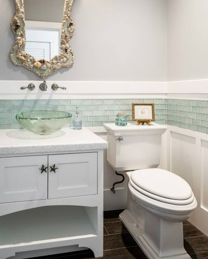 Coastal bathroom with shell mirror.... Featured on Completely Coastal: http://www.completely-coastal.com/2017/07/coastal-cottage-decor-blue-and-coral.html Coastal Bathroom Decor, Half Bath Remodel, Beach House Bathroom, Serene Bathroom, Nautical Bathrooms, Coastal Bathrooms, Upstairs Bathrooms, Bad Design, Beach Bathrooms