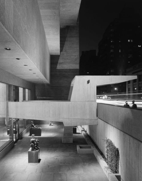 Whitney Museum, New York. Marcel Breuer Architecture, Real Architecture, Museum New York, Iconic Architecture, New York Architecture, Vintage Architecture, Famous Architects, Marcel Breuer, Bauhaus Design