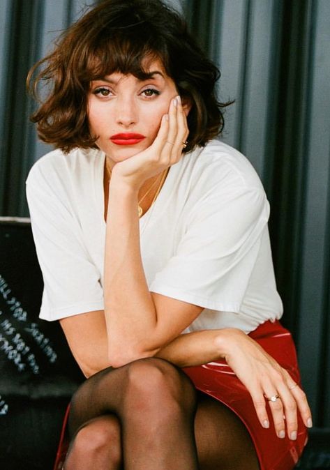 Vintage Bob Hairstyle, Taylor Lashae, Asymmetrical Bob Haircuts, Short Brown Hair, Hair Appointment, Long Hair With Bangs, Hairstyles With Bangs, Dark Hair, Bob Hairstyles