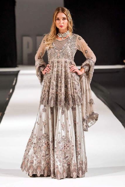 New Wedding Dress Indian, Indian Bridal Party, Pakistan Fashion Week, Fashion Week London, Pakistani Traditional, Pakistan Fashion, Indian Bridal Wear, Dress Indian, Dresses Indian